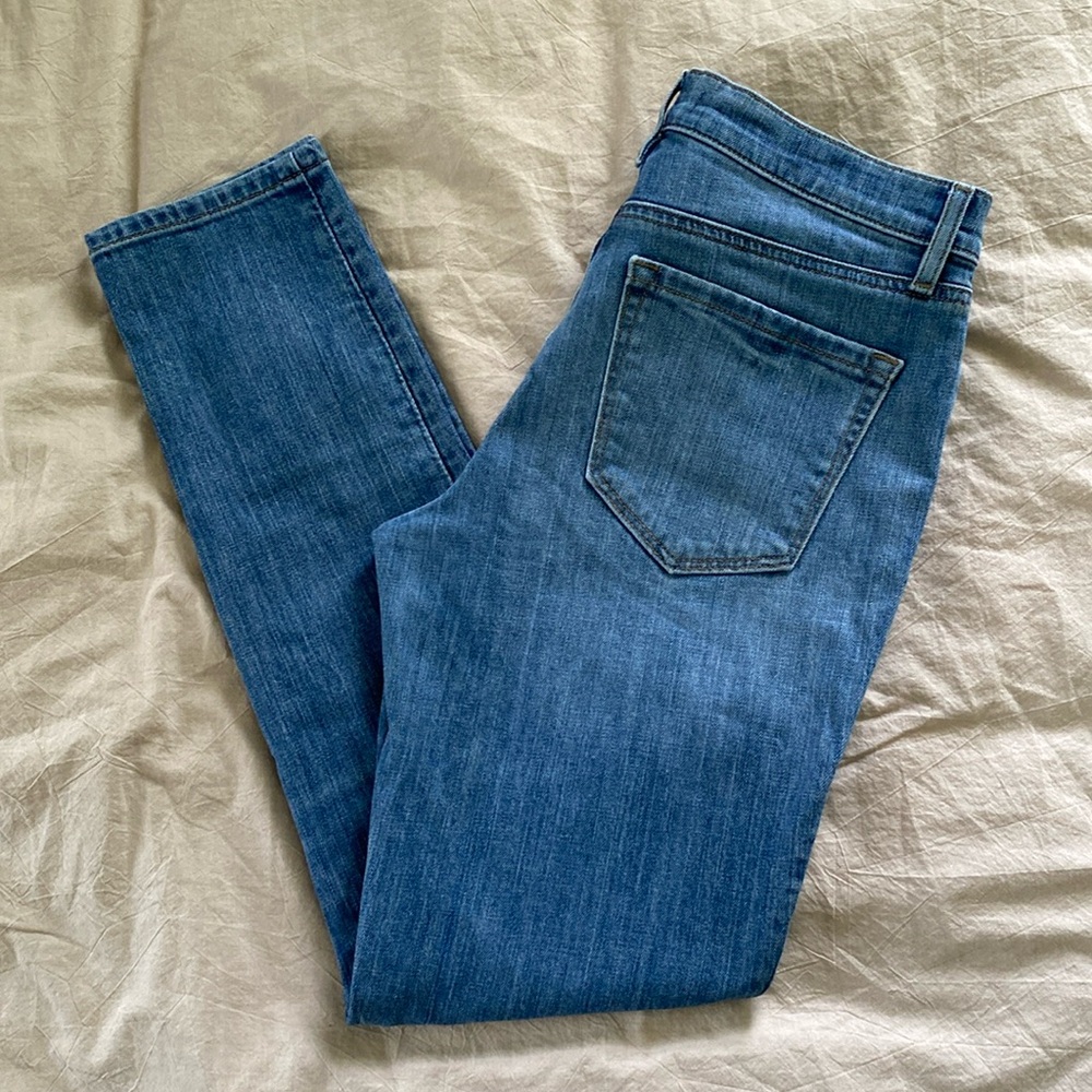 LOFT Relaxed Skinny Jeans Medium Wash Size 28 or 6